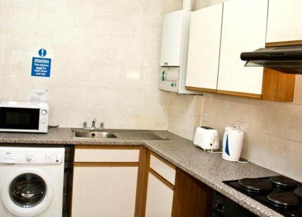 St Nicholas Hotel Harrow Bagian luar foto