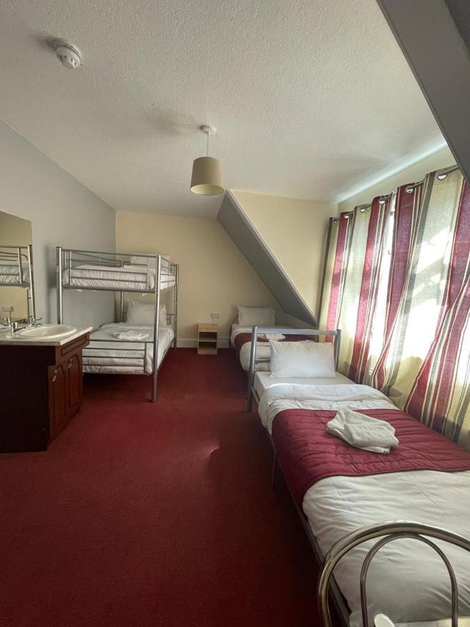 St Nicholas Hotel Harrow Bagian luar foto